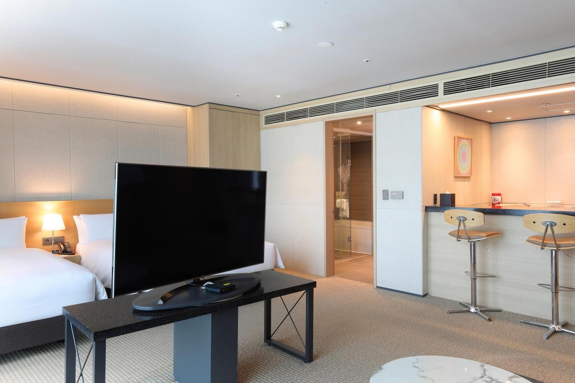 סיאול Orakai Cheonggyesan Hotel, BW Premier Collection מראה חיצוני תמונה