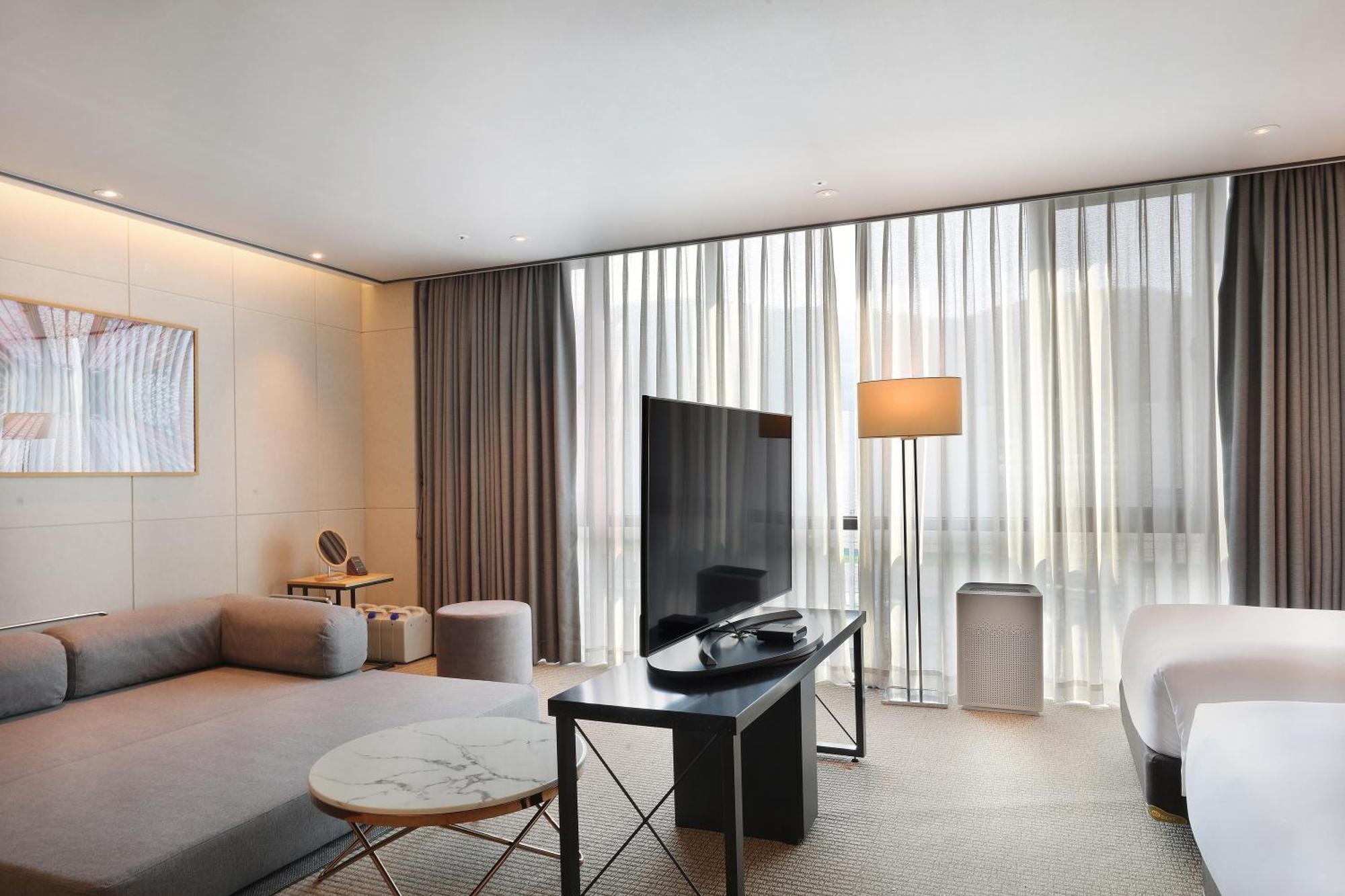 סיאול Orakai Cheonggyesan Hotel, BW Premier Collection מראה חיצוני תמונה